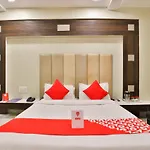 Oyo 15833 Hotel Neelkanth Palace