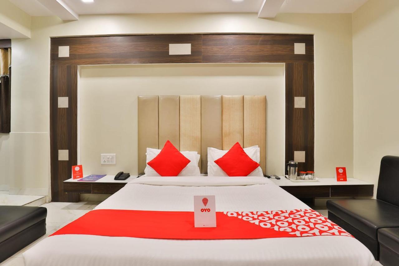 Hotel Oyo 15833 Hotel Neelkanth Palace Ahmedabad