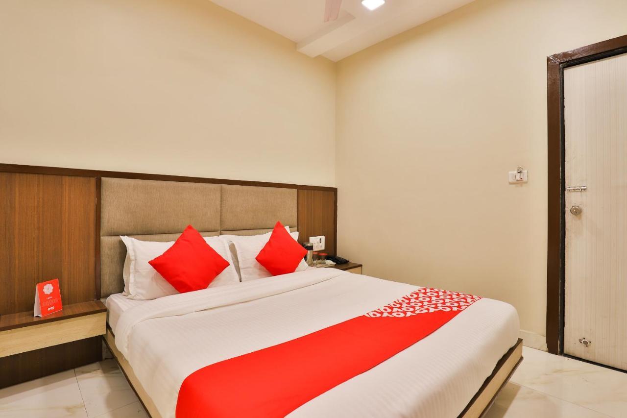 Oyo 15833 Hotel Neelkanth Palace Hotel Ahmedabad