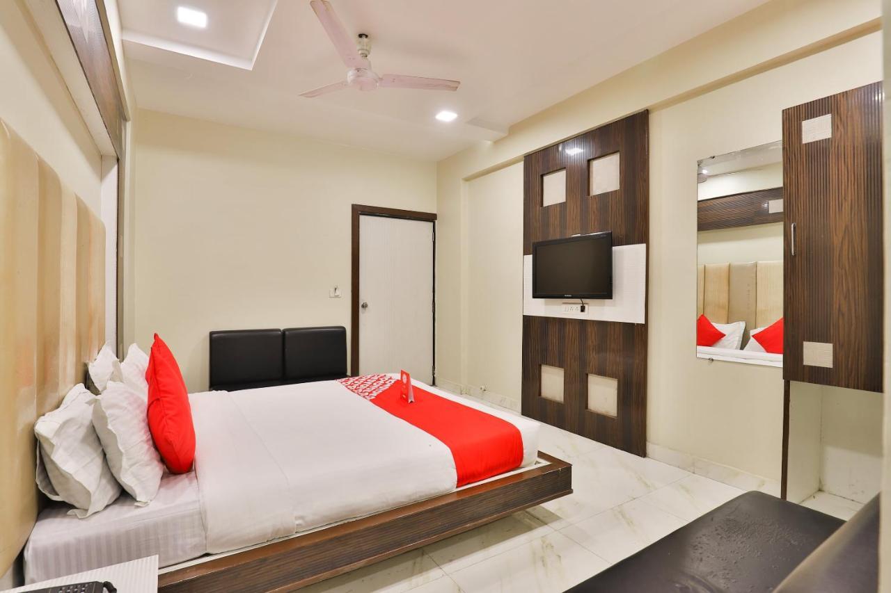 Oyo 15833 Hotel Neelkanth Palace 3*
