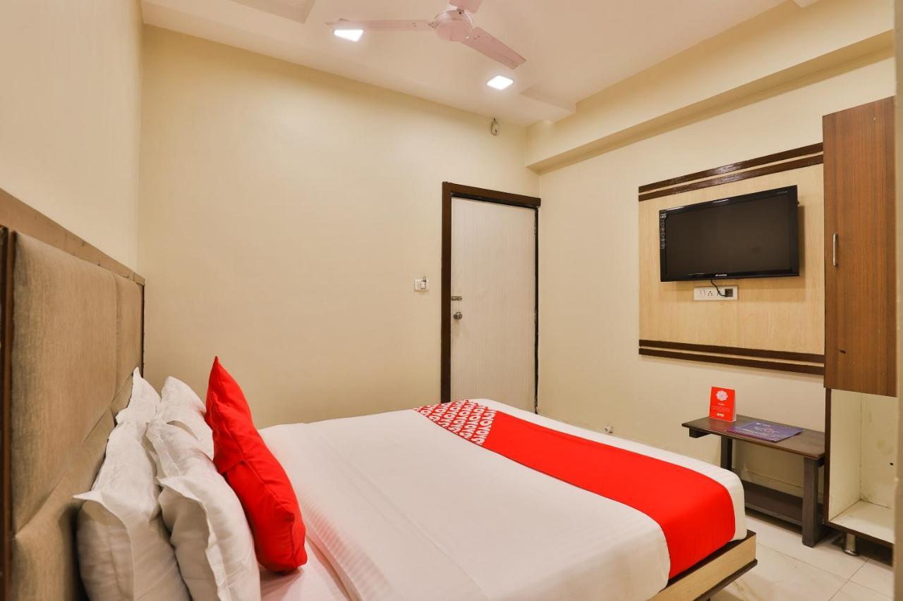 Oyo 15833 Hotel Neelkanth Palace 3* Ahmedabad